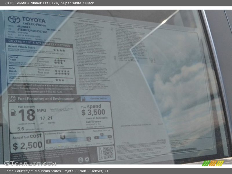 Super White / Black 2016 Toyota 4Runner Trail 4x4