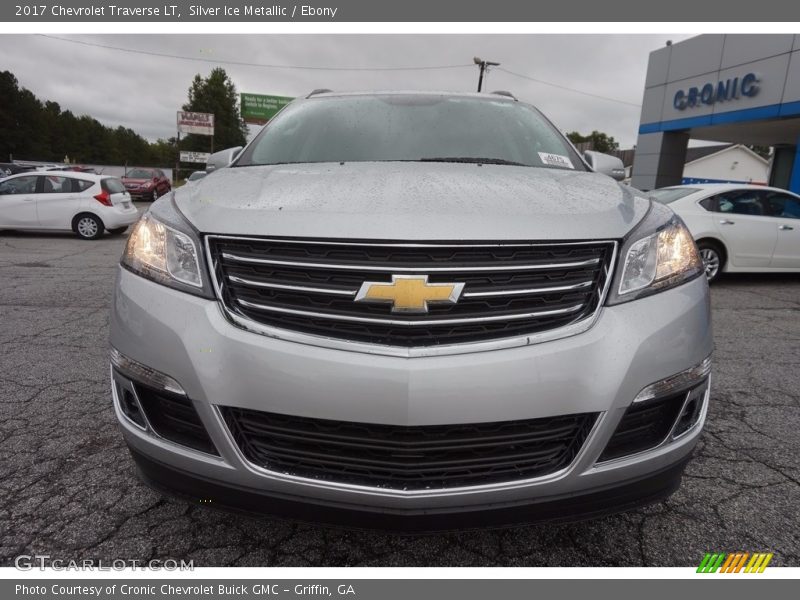 Silver Ice Metallic / Ebony 2017 Chevrolet Traverse LT
