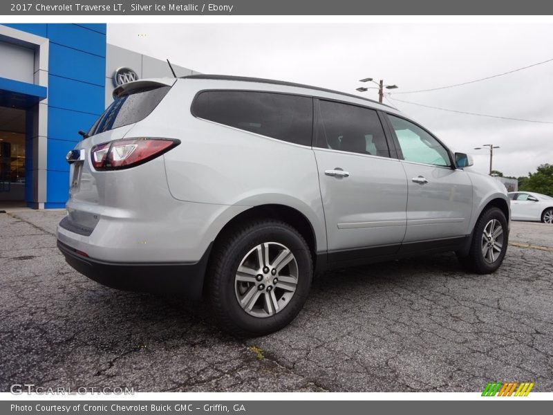 Silver Ice Metallic / Ebony 2017 Chevrolet Traverse LT