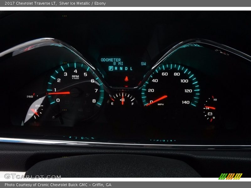 Silver Ice Metallic / Ebony 2017 Chevrolet Traverse LT
