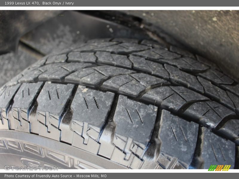 Black Onyx / Ivory 1999 Lexus LX 470