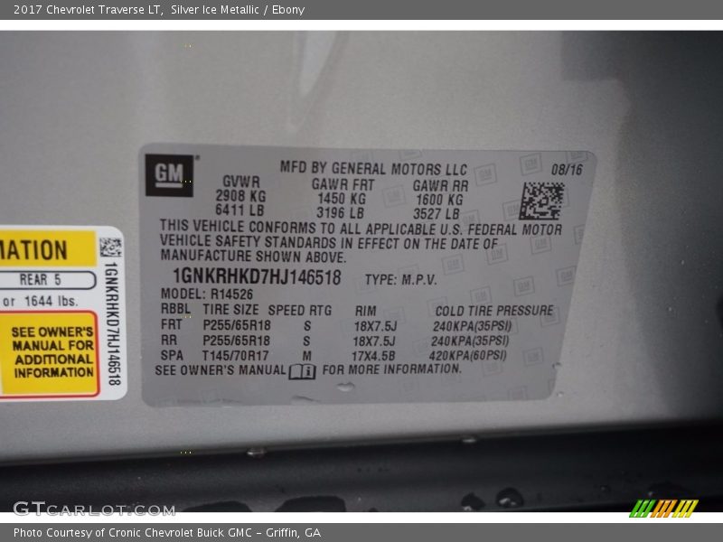 Silver Ice Metallic / Ebony 2017 Chevrolet Traverse LT