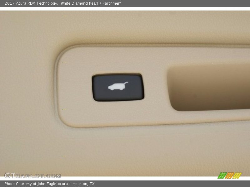 White Diamond Pearl / Parchment 2017 Acura RDX Technology