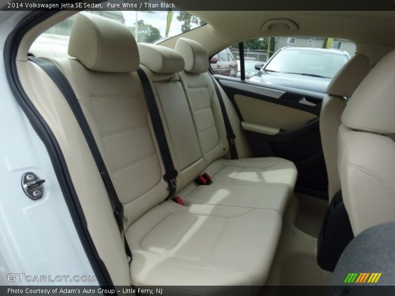 Pure White / Titan Black 2014 Volkswagen Jetta SE Sedan