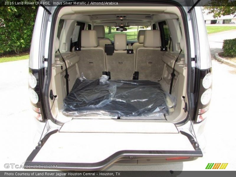 Indus Silver Metallic / Almond/Arabica 2016 Land Rover LR4 HSE