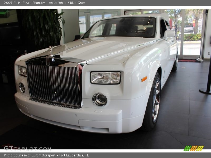Arctic White / Blue Gray 2005 Rolls-Royce Phantom