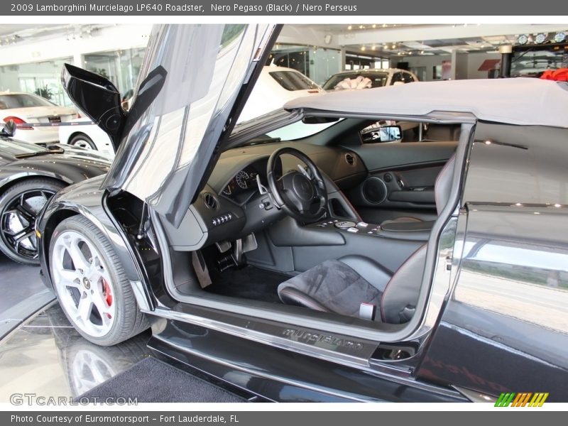  2009 Murcielago LP640 Roadster Nero Perseus Interior