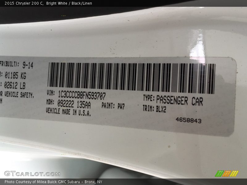 Bright White / Black/Linen 2015 Chrysler 200 C
