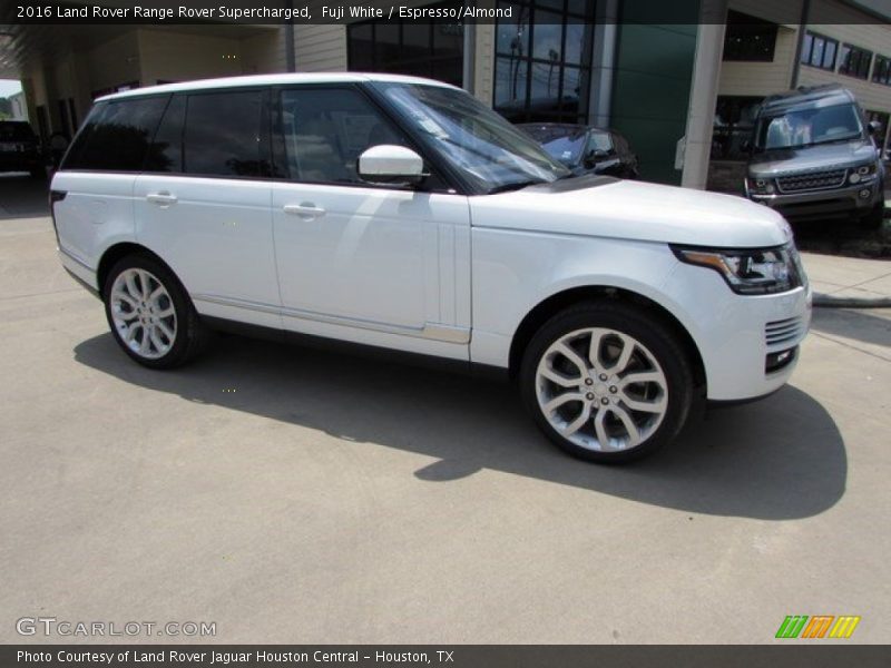 Fuji White / Espresso/Almond 2016 Land Rover Range Rover Supercharged