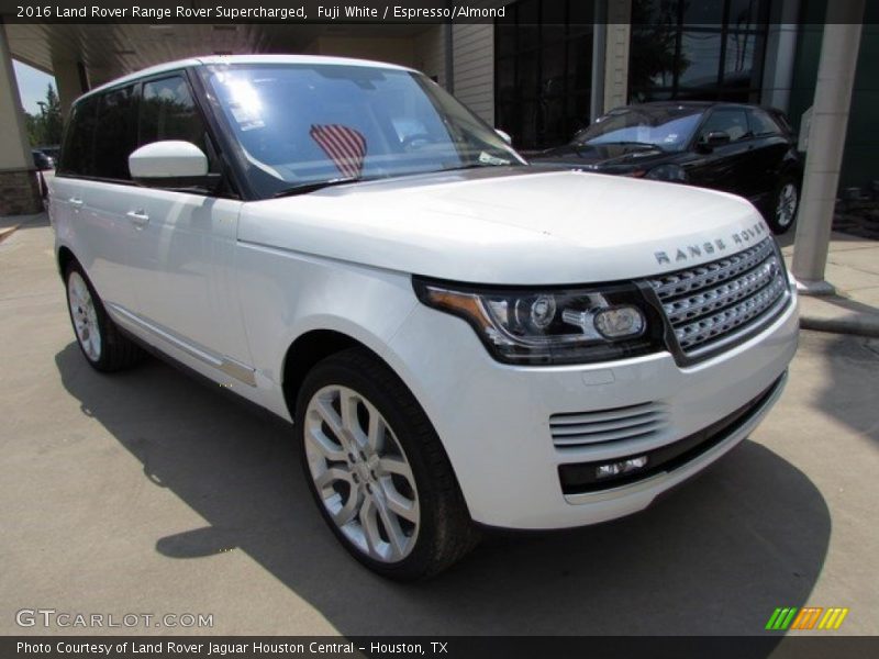 Fuji White / Espresso/Almond 2016 Land Rover Range Rover Supercharged
