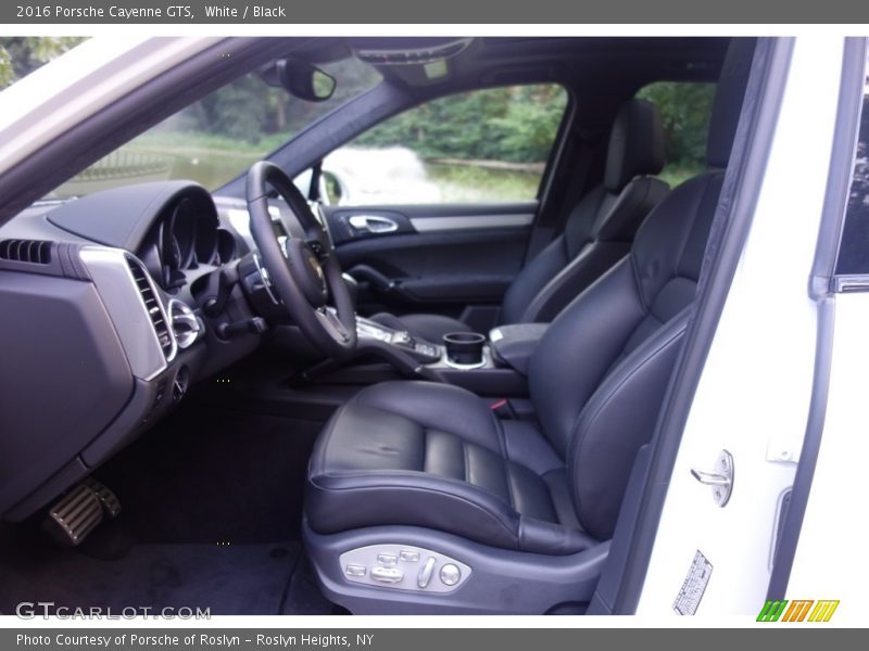 Front Seat of 2016 Cayenne GTS