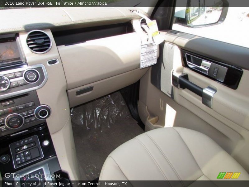 Fuji White / Almond/Arabica 2016 Land Rover LR4 HSE