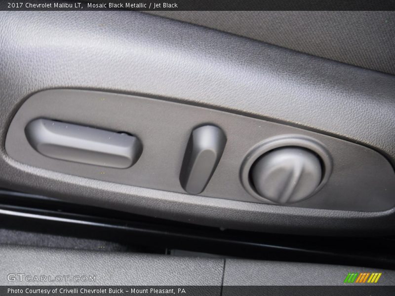 Controls of 2017 Malibu LT