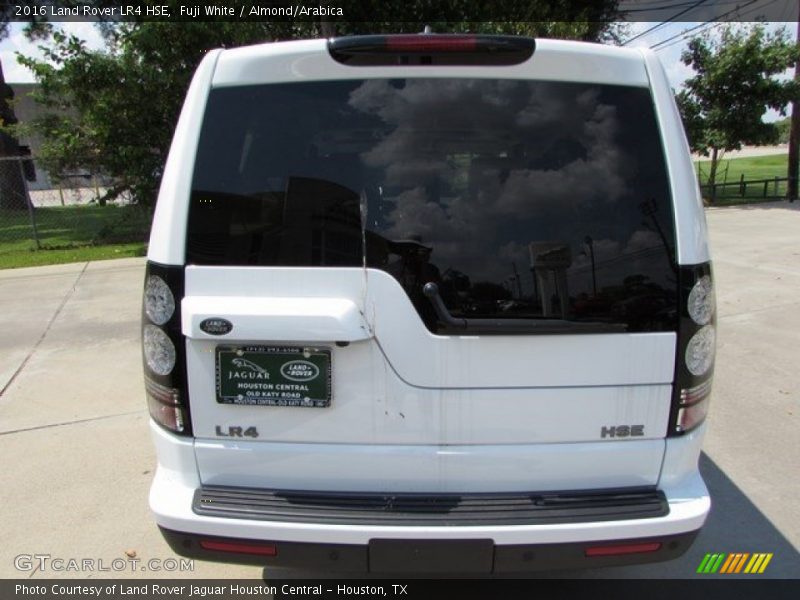 Fuji White / Almond/Arabica 2016 Land Rover LR4 HSE