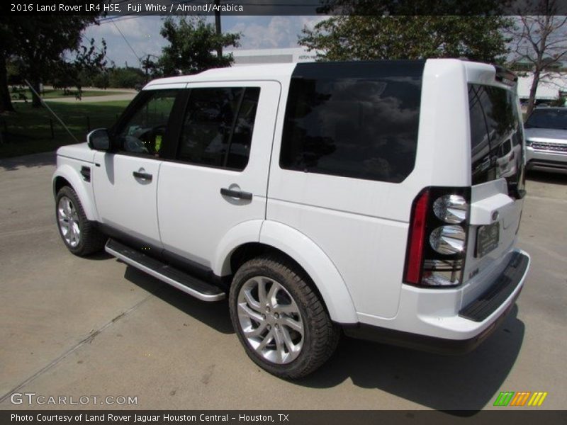 Fuji White / Almond/Arabica 2016 Land Rover LR4 HSE