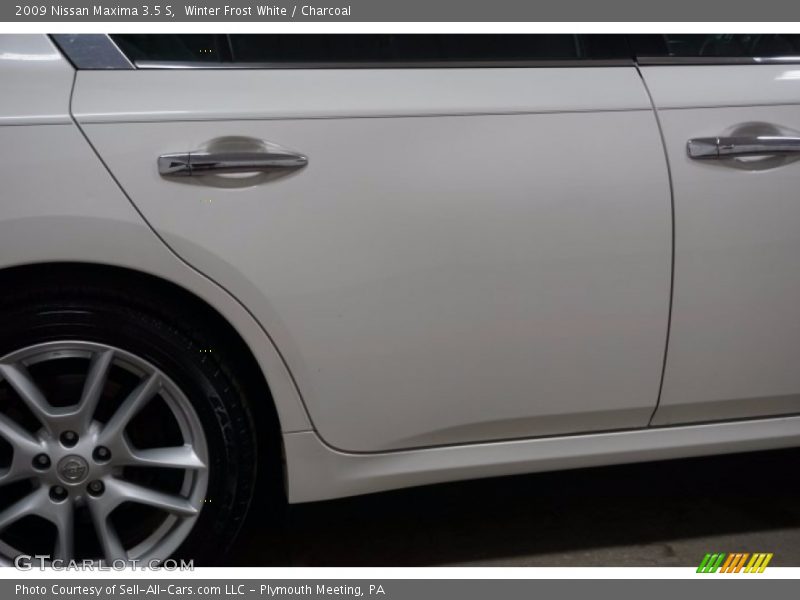 Winter Frost White / Charcoal 2009 Nissan Maxima 3.5 S