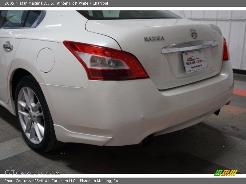 Winter Frost White / Charcoal 2009 Nissan Maxima 3.5 S