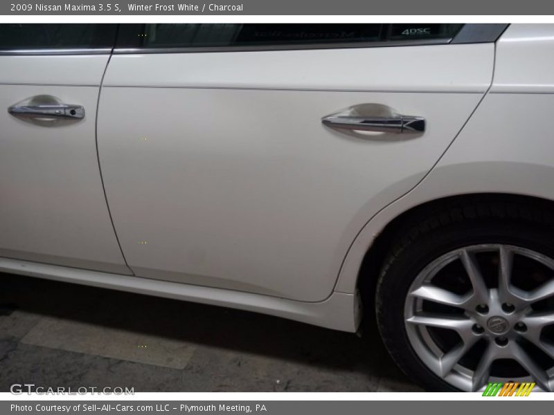 Winter Frost White / Charcoal 2009 Nissan Maxima 3.5 S