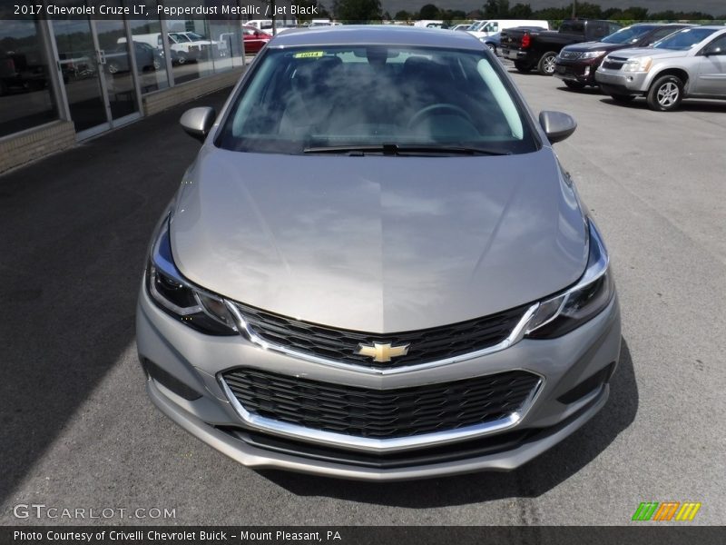 Pepperdust Metallic / Jet Black 2017 Chevrolet Cruze LT