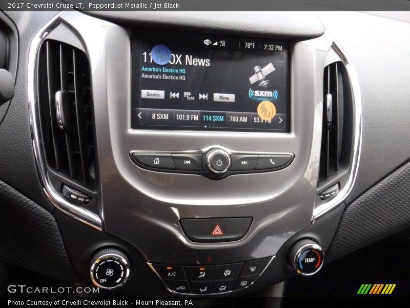 Pepperdust Metallic / Jet Black 2017 Chevrolet Cruze LT