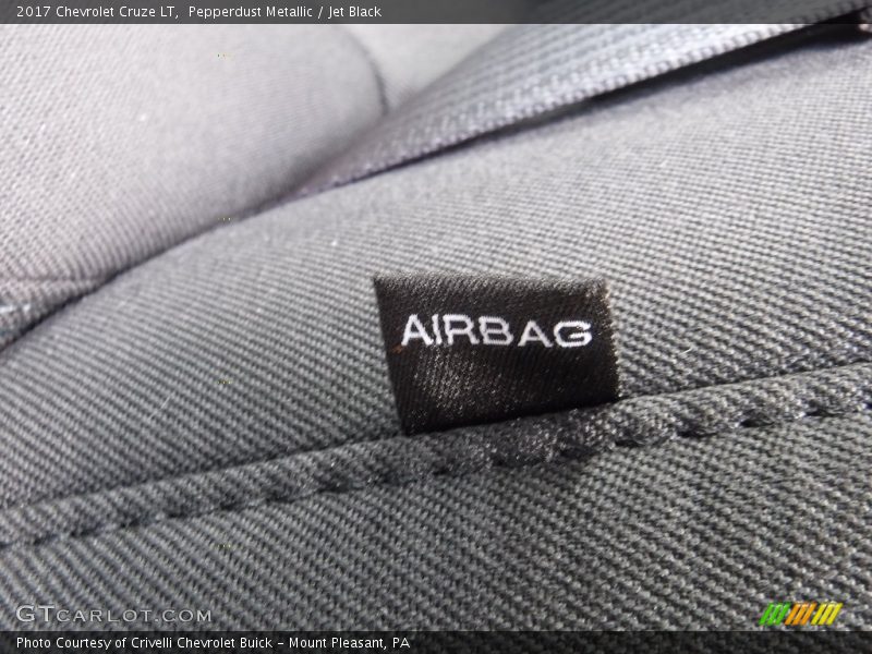 Pepperdust Metallic / Jet Black 2017 Chevrolet Cruze LT