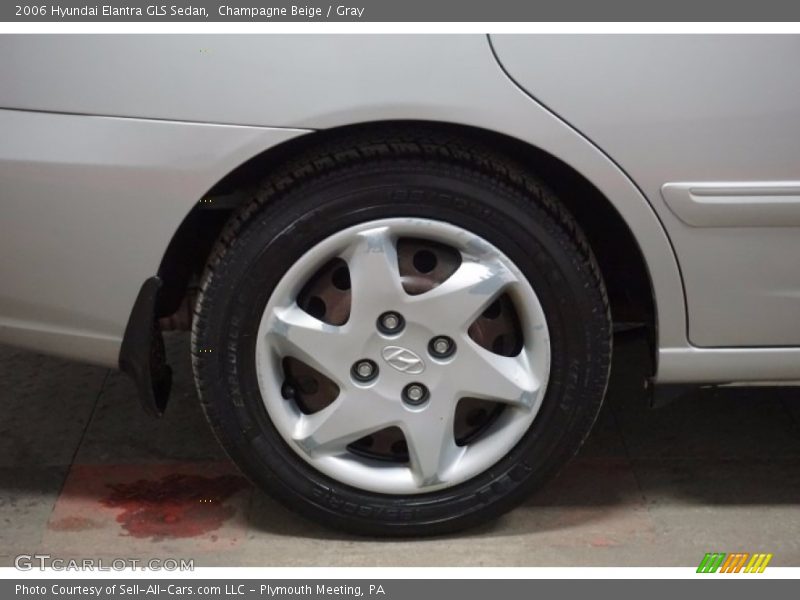 Champagne Beige / Gray 2006 Hyundai Elantra GLS Sedan