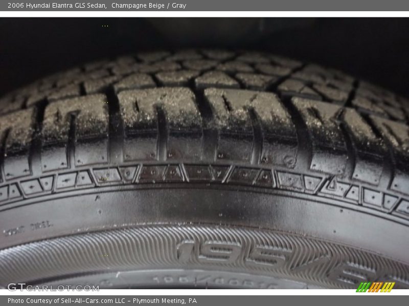 Champagne Beige / Gray 2006 Hyundai Elantra GLS Sedan
