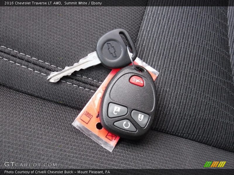 Summit White / Ebony 2016 Chevrolet Traverse LT AWD