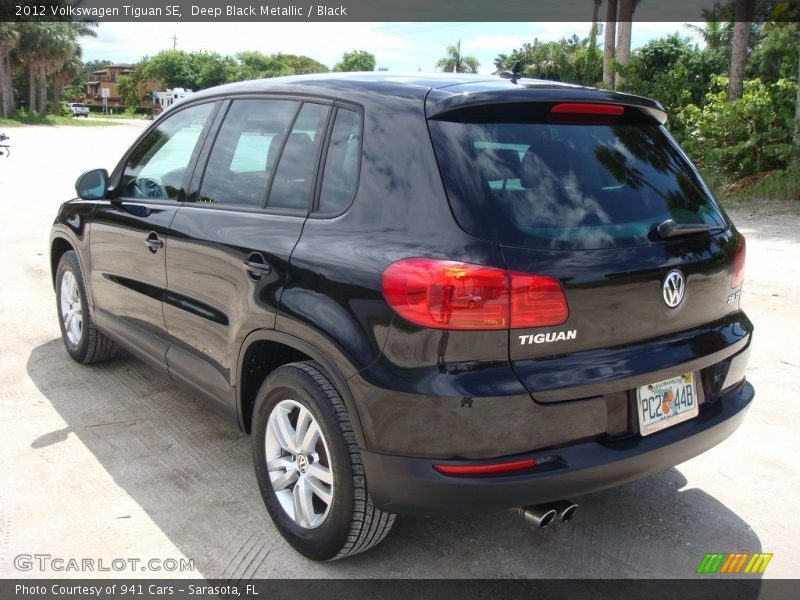 Deep Black Metallic / Black 2012 Volkswagen Tiguan SE