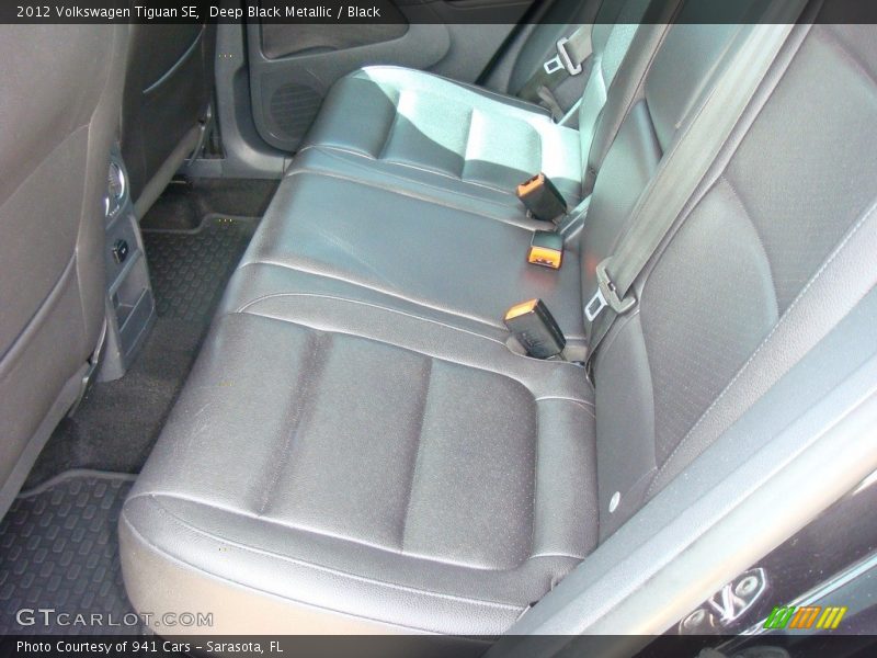 Deep Black Metallic / Black 2012 Volkswagen Tiguan SE