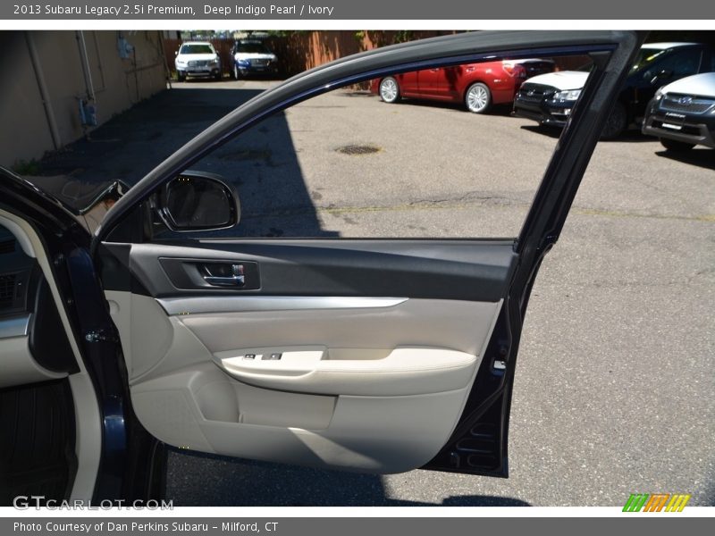 Deep Indigo Pearl / Ivory 2013 Subaru Legacy 2.5i Premium