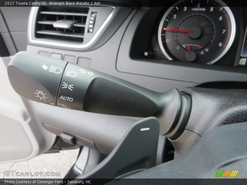 Midnight Black Metallic / Ash 2017 Toyota Camry SE