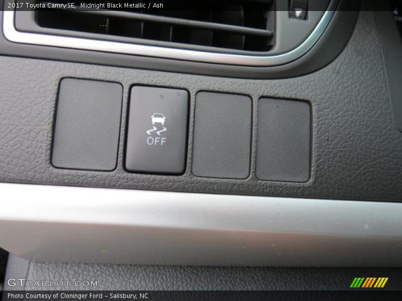 Midnight Black Metallic / Ash 2017 Toyota Camry SE