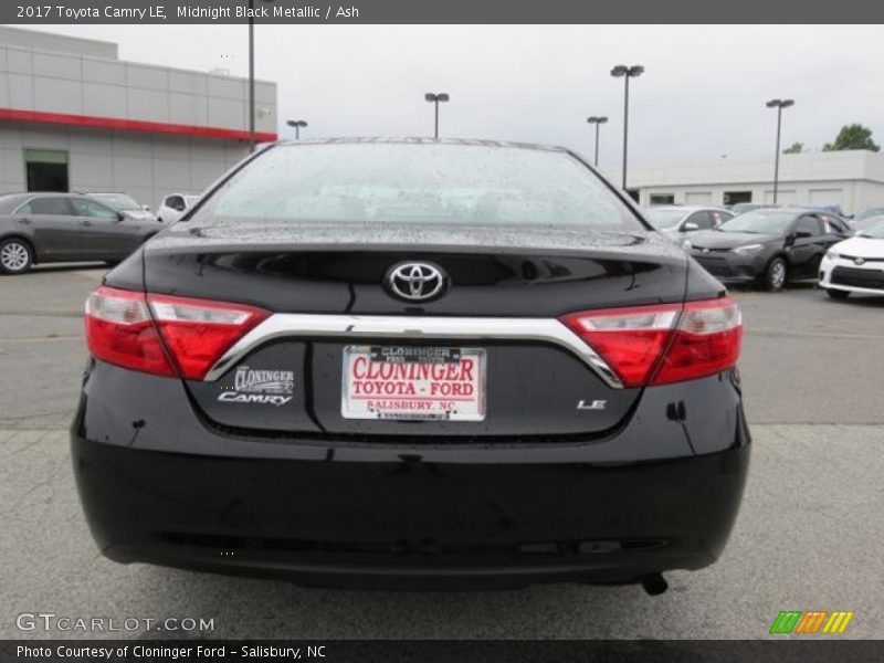 Midnight Black Metallic / Ash 2017 Toyota Camry LE