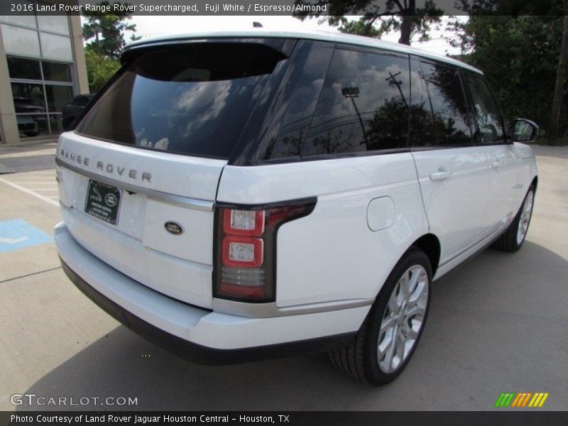 Fuji White / Espresso/Almond 2016 Land Rover Range Rover Supercharged