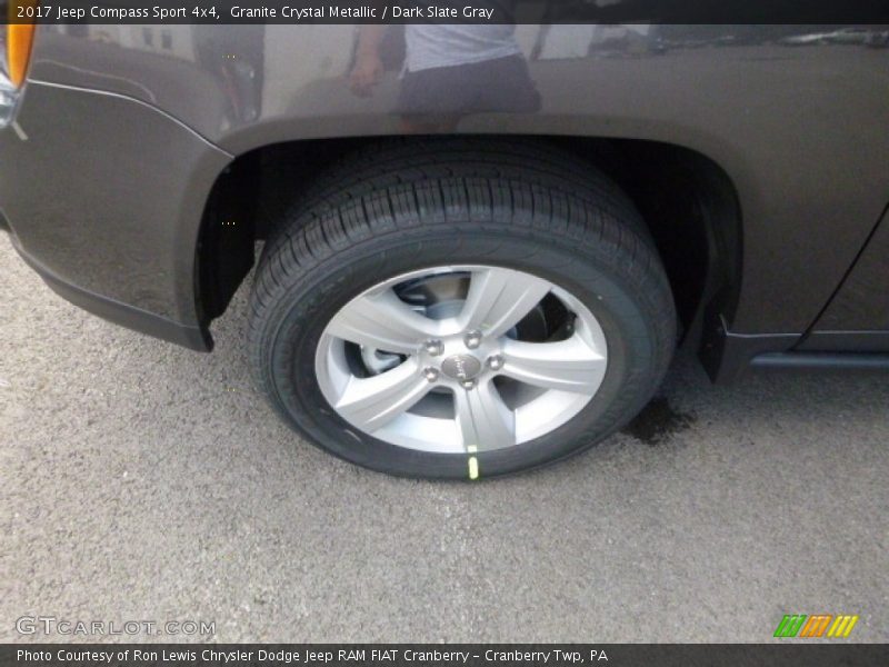 Granite Crystal Metallic / Dark Slate Gray 2017 Jeep Compass Sport 4x4