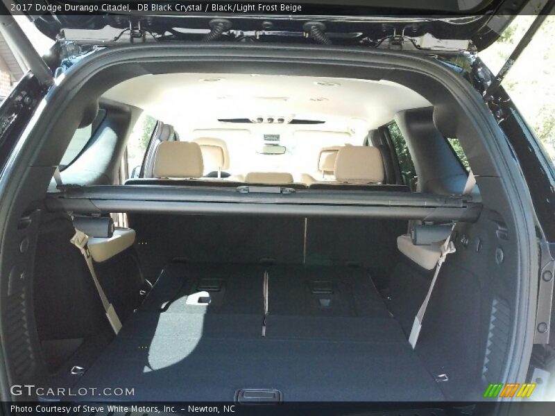 DB Black Crystal / Black/Light Frost Beige 2017 Dodge Durango Citadel