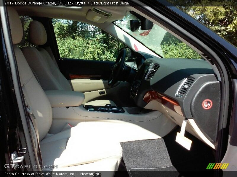 DB Black Crystal / Black/Light Frost Beige 2017 Dodge Durango Citadel