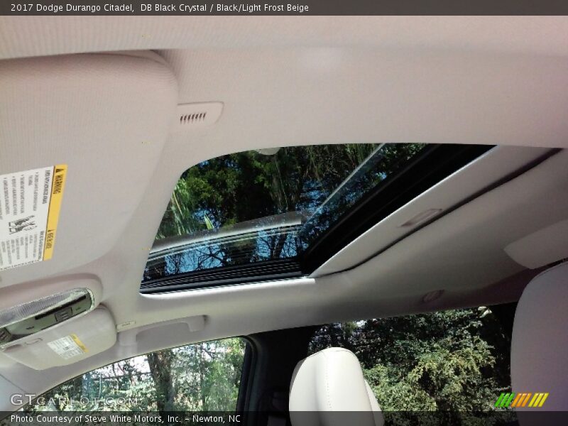 DB Black Crystal / Black/Light Frost Beige 2017 Dodge Durango Citadel