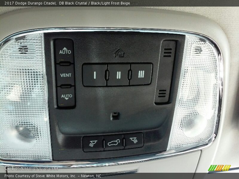 DB Black Crystal / Black/Light Frost Beige 2017 Dodge Durango Citadel