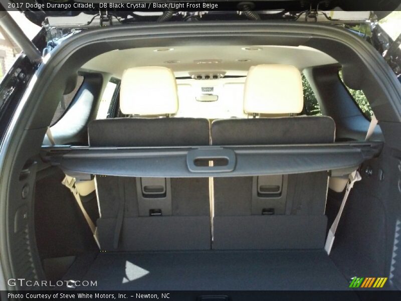 DB Black Crystal / Black/Light Frost Beige 2017 Dodge Durango Citadel