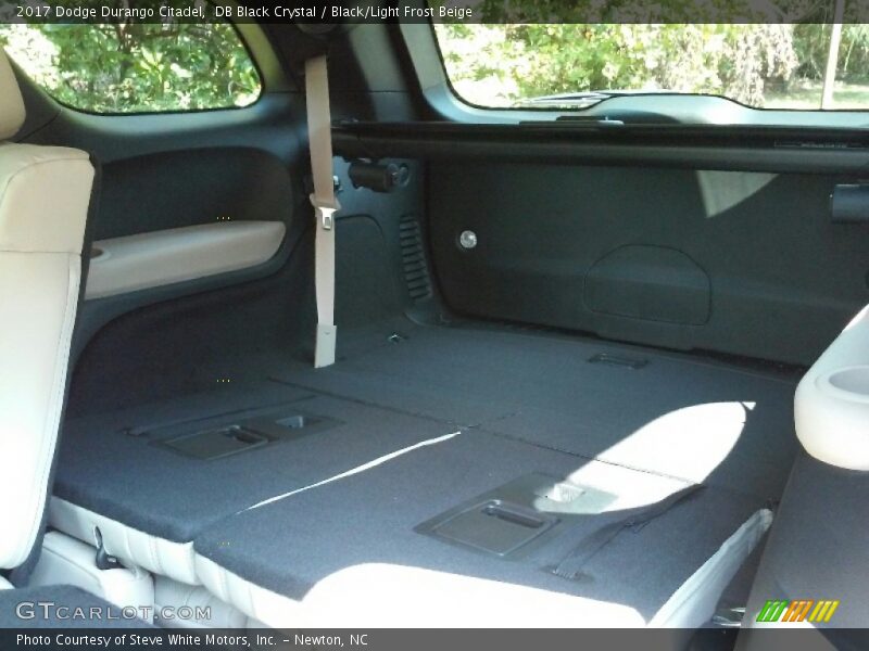 DB Black Crystal / Black/Light Frost Beige 2017 Dodge Durango Citadel