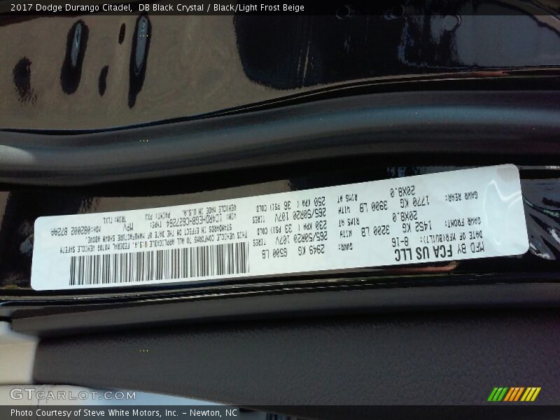 DB Black Crystal / Black/Light Frost Beige 2017 Dodge Durango Citadel