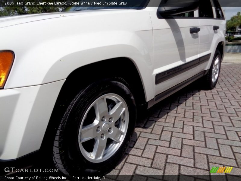  2006 Grand Cherokee Laredo Wheel