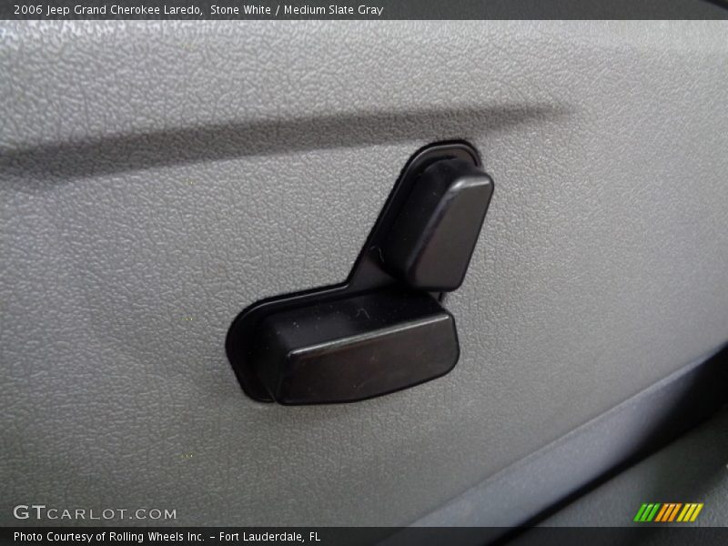 Controls of 2006 Grand Cherokee Laredo