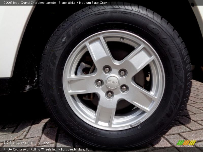  2006 Grand Cherokee Laredo Wheel