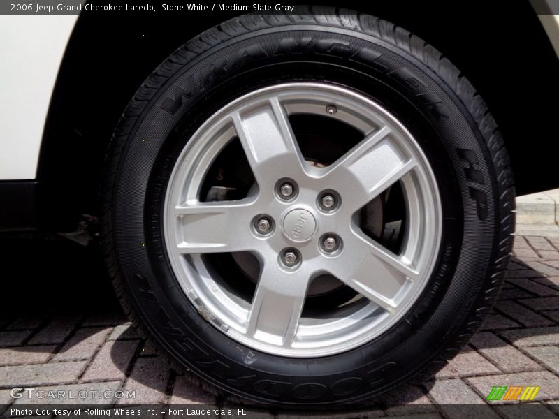  2006 Grand Cherokee Laredo Wheel