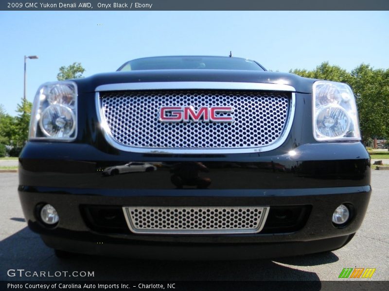 Onyx Black / Ebony 2009 GMC Yukon Denali AWD
