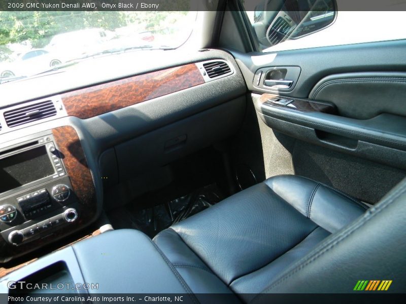 Onyx Black / Ebony 2009 GMC Yukon Denali AWD