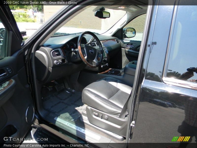 Onyx Black / Ebony 2009 GMC Yukon Denali AWD